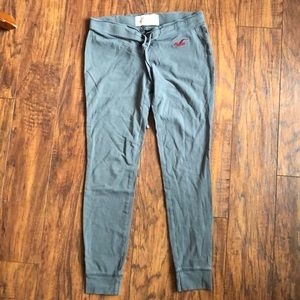 Hollister joggers size S